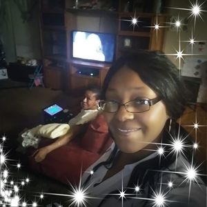 Meet your Posher, Nickie